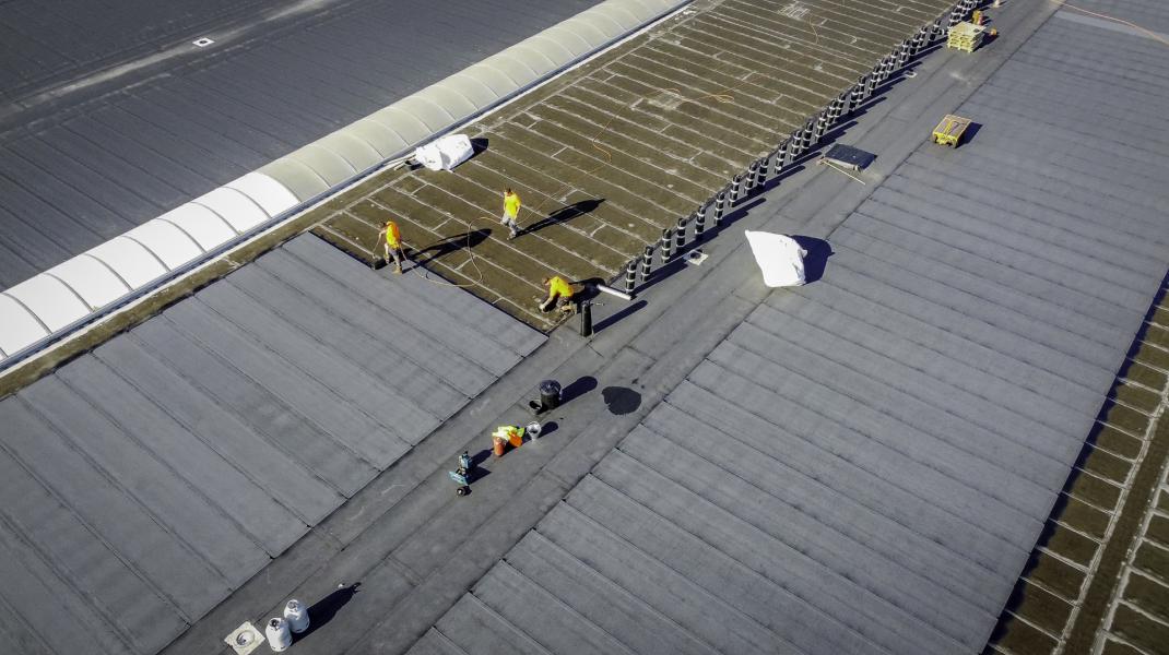 Elegast installiert 50.000 m2 neue Abdichtung bei Profel in Pelt!